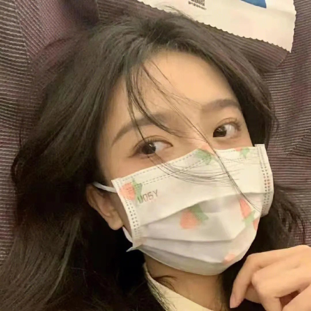 锦鲤降世，炮灰家人偷听我心声